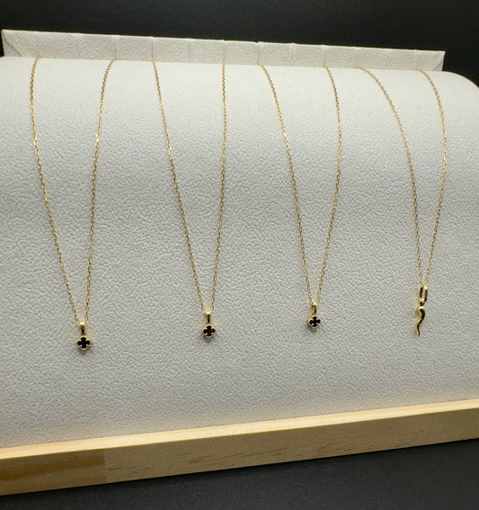 Chain with Clover.